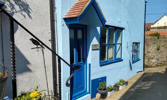 Staithes House | BRAMLA, pet friendly, character holiday cottage in Staithes