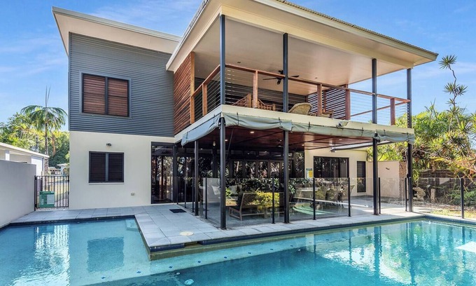 Bramston Beach House | Bramston on the Beach A Private Poolside Oasis
