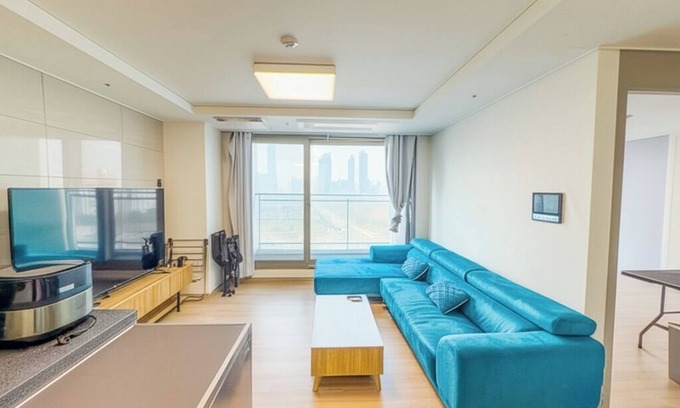 Songdo Apartment | Brand New 13F 2BR 646sq.ft, 2min to Hyundai outlet & Triple St., 2free parking