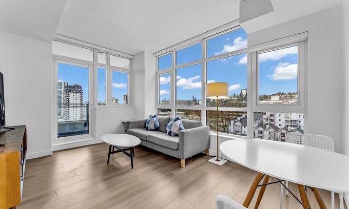 Downtown New Westminster Apartment | Brand New 1B+1B Condo/New West