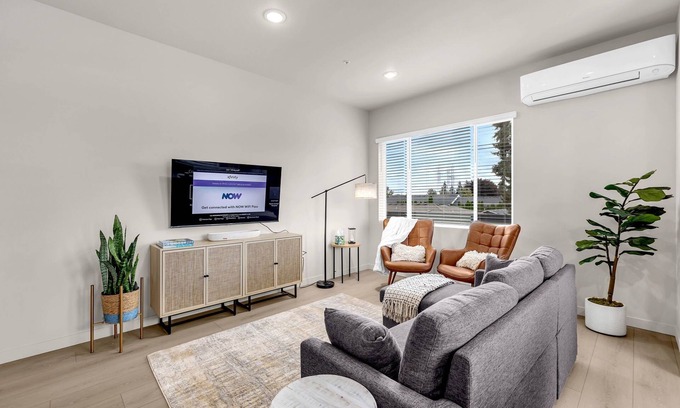 West Hazel Dell Apartment | Brand New 2-bedroom 2 bathroom apartment with AC, WiFi in lovely Vancouver