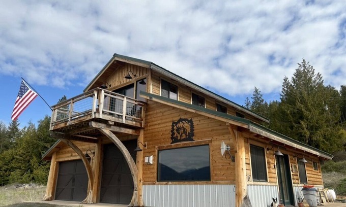 Bonners Ferry House | Brand new 2 story, 2 bedroom unit in custom-designed barn!
