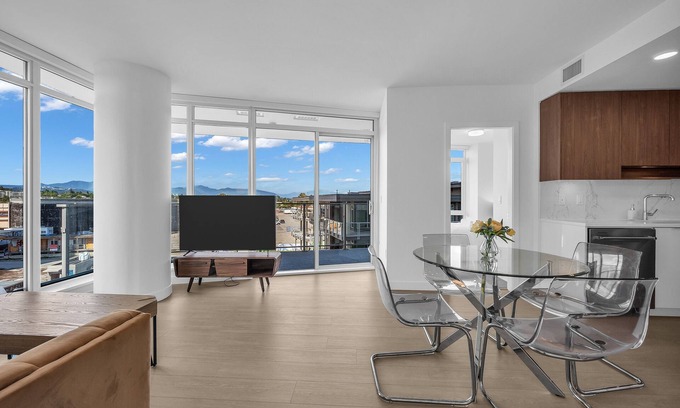 Burnaby Apartment | Brand New 2B+2B Condo/Parkn