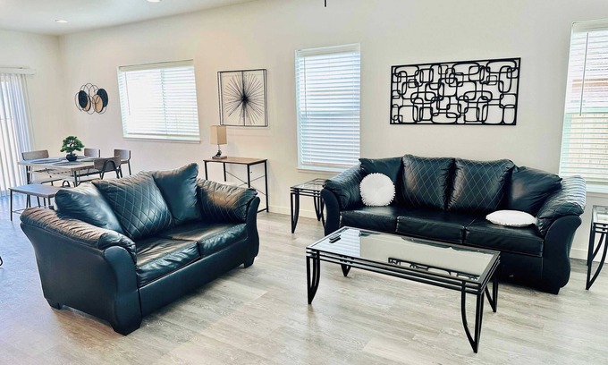 Fernley House | Brand New 3Bedrooms Fernley/2Bath/Pets OK/Sleeps14
