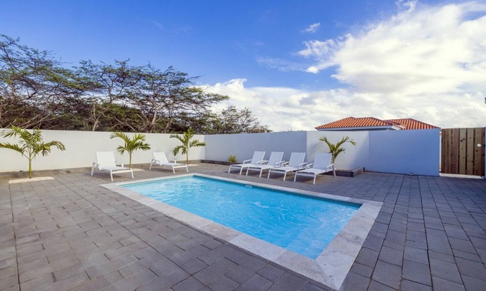 Sero Cadushi Villa | Brand New 3BR 2BA w/Private Pool Near Palm Beach