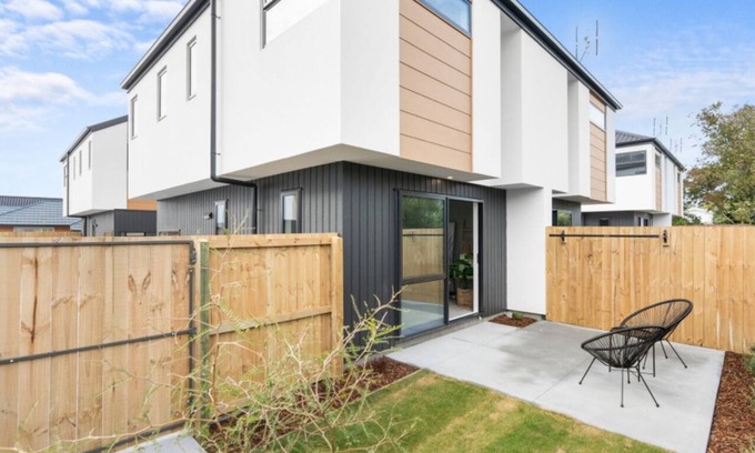 Woolston House | Brand New 3BR Home with Parking in Christchurch