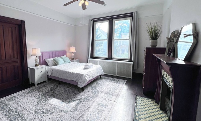 Clifton Apartment | Brand New 4-bedroom apartment in superb Cincinnati with AC, WiFi