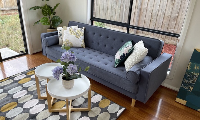 Laverton House | Brand new 6 bedrooms house