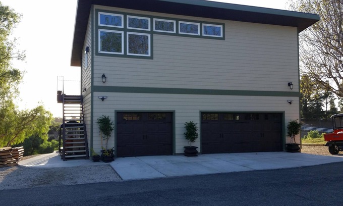 Moorpark House | Brand new 850 sq ft loft/apartment