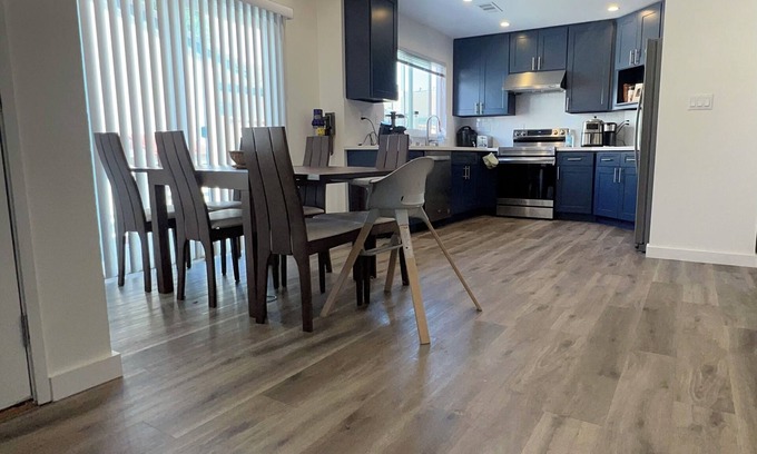 Ardenwood House | Brand new and quiet whole house