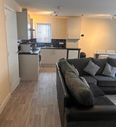 Burton on Trent Apartment | Brand new apartments with Open plan kitchens & Diner , FREE WIFI & NETFLIX included
