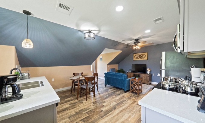 Southeast Houston Apartment | Brand New Apartment near Hobby Airport