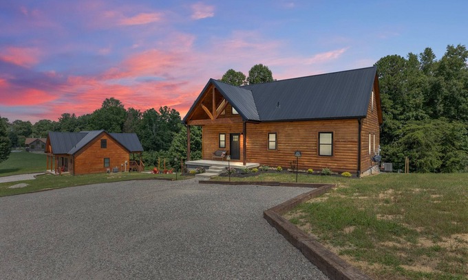 Rogers Cabin | Brand New/ATV Trailer Parking/5 min to Miguel's
