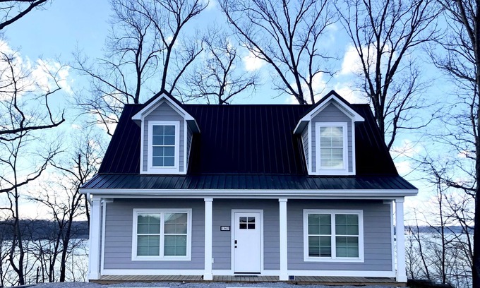 Scottsville House | BRAND NEW Bailey’s Point Paradise. A 3 bedroom 2.5 bath for multiple families!