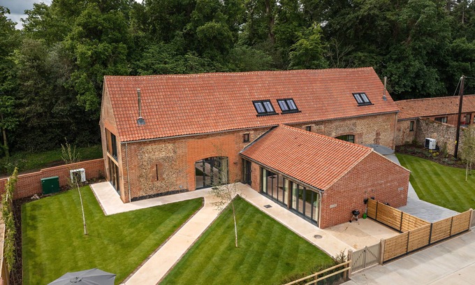 Melton Constable House | Brand new barn conversion. Perfect location for North Norfolk Coast.