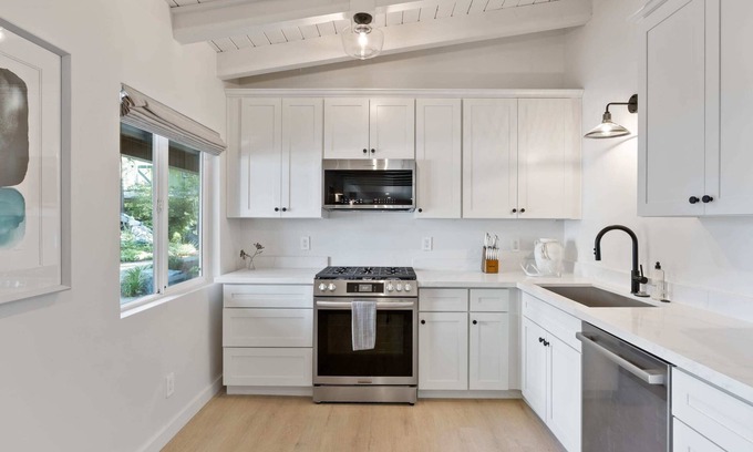 Lakeside Park Resort | Brand New Boutique Stay - Stateline, Heavenly, Beach - South Lake Chalet