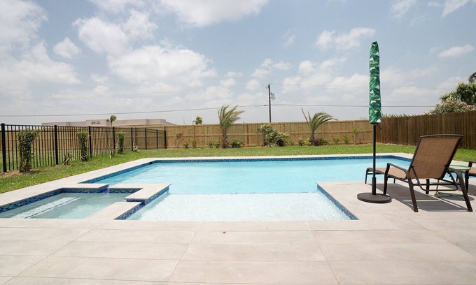 Port Isabel House | BRAND NEW BUILD! 4 Bed/3 Bath, Private Pool & Spa