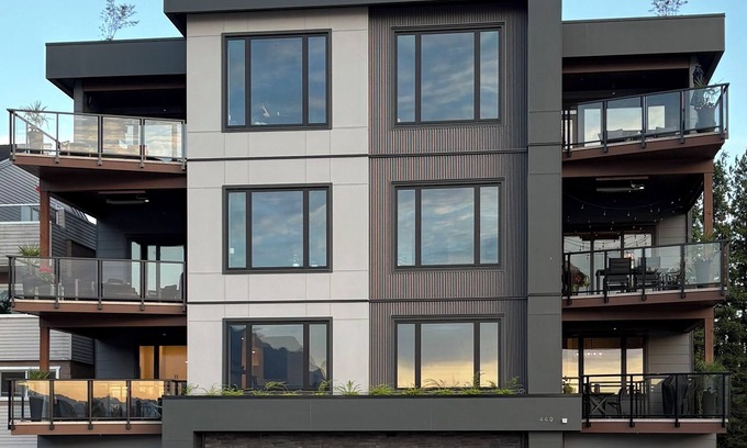 Harrison Hot Springs Condo | BRAND NEW 3-bedroom/2 bath waterfront condo in lovely Harrison Hot Springs