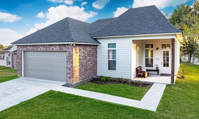 Milton House | Brand New Centrally Located In Lafayette