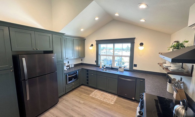 Clatskanie Apartment | BRAND NEW, comfortable 2 bedroom apartment in Clatskanie!