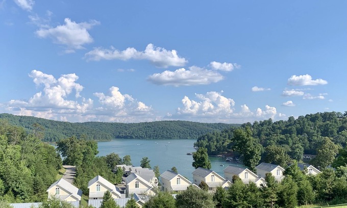 La Follette Condo | Brand new condo with gorgeous lake views