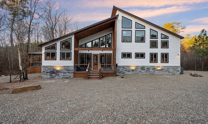 Golden Cabin | Brand New Construction CREEK LIFE! Luxury Living right on the Creek!