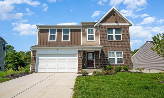 Otterbien Home House | Brand new construction in well-kept HOA community.