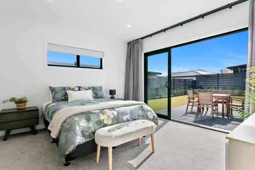 Wharewaka Villa | Brand New Cosy and Convenient Retreat