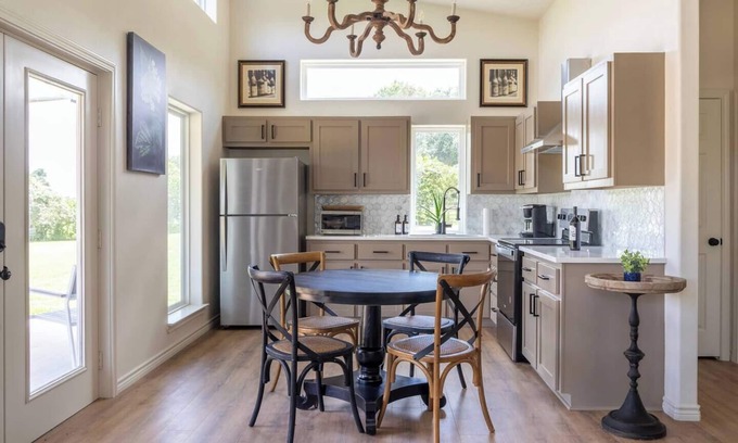 Warrenton House | Brand New Cottage | Serene Country Vibes | Near Round Top