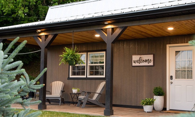 Nellie House | Brand new cottage with grilling patio.
