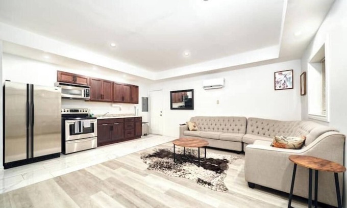 Walkerville House | Brand new Cozy 1-bedroom house by the Riverfront with private parking