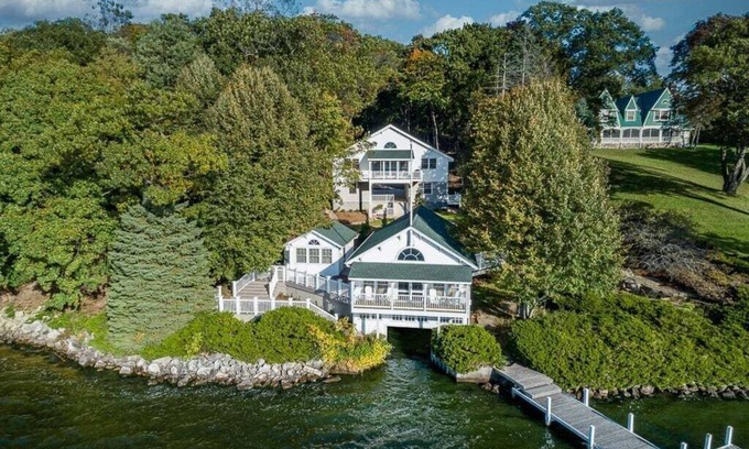 Delavan Lake House | Brand New Custom Built Home On Lake Delevan's Northshore |Waterfront |Elevated Lake View Balcony