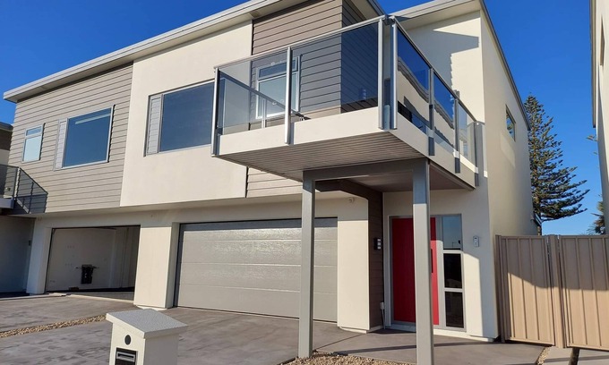 Napier House | Brand New Executive Residence