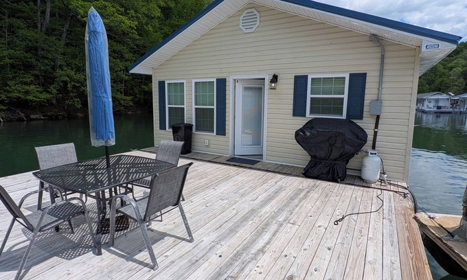 Big Creek House | Brand New Floating Home on Norris Lake : Sleeps 12 : Swim, Grill & Relax! #3