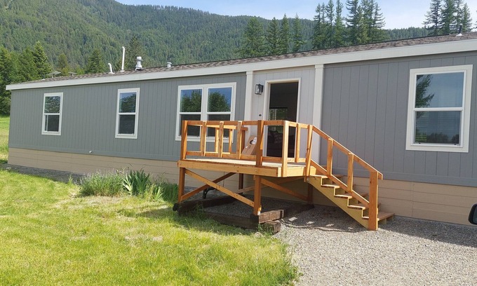 Bonners Ferry House | Brand new fully furnished 3 bedroom mobile home in beautiful Paradise Valley