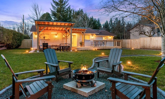 Comox House | BRAND NEW fully renovated Comox home with studio
