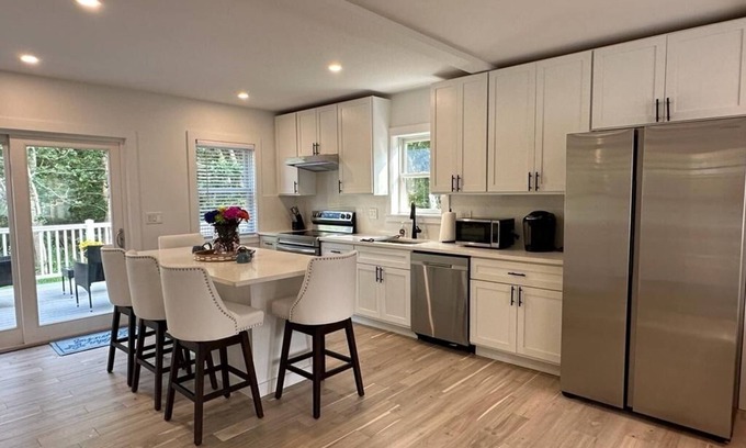 Katama House | Brand New!Guest House in Edgartown, MA