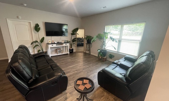 New Market House | Brand New Home, Brand New Community!