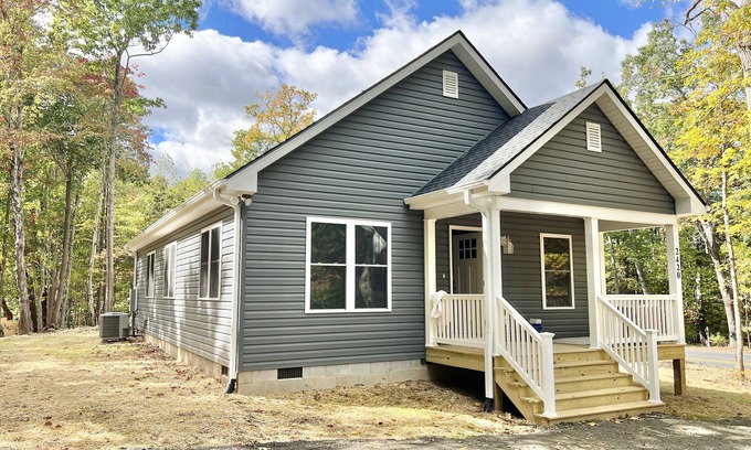 Hood House | Brand new home, close to Massanutten Resort and the Shenandoah -pet friendly!