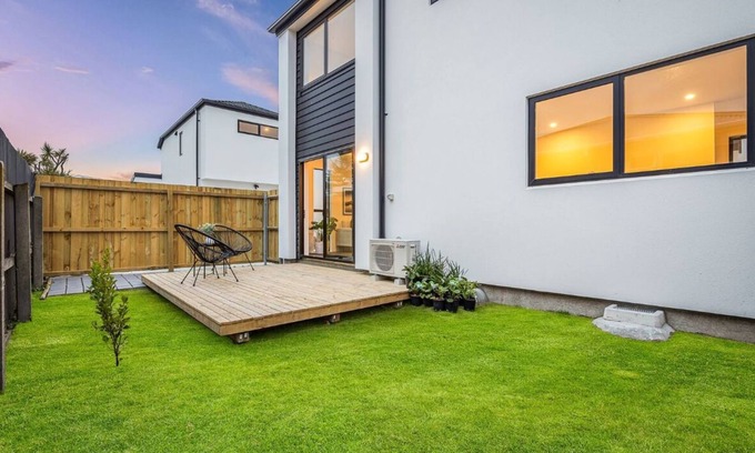 Linwood House | Brand New Home in Central City