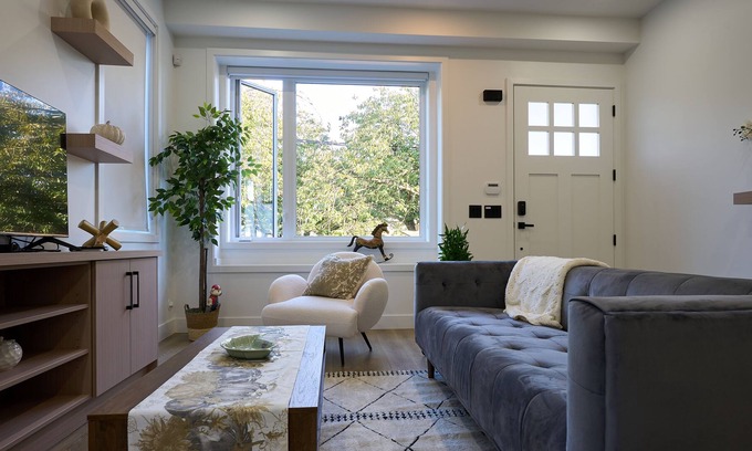 Renfrew-Collingwood House | Brand New Home Near by Joyce Station/ Metrotown/DT in Vancouver/4 bedrooms