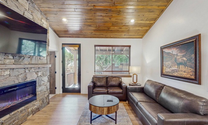 Torreon House | Brand new home w/patio & mountain views, close to golf, lakes, town & more