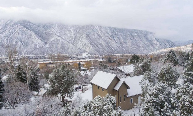 Glenwood Springs House | Brand new house between town and public land, with beautiful views!