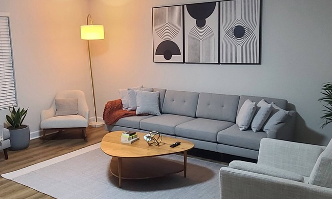 High Point House | Brand New House <5 min to HPU & Market