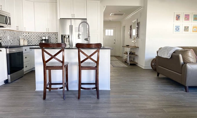 Mauldin House | Brand new house. Pet friendly. King bed. Mauldin Simpsonville. 2 car garage.