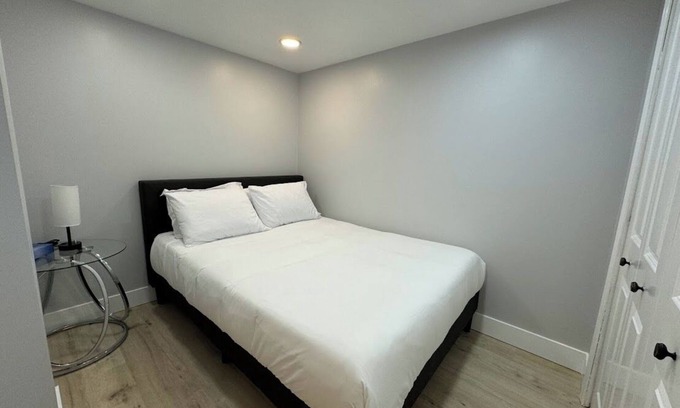 Paradise Valley Apartment | Brand New Luxury Apartment Near SF/SFO + EV