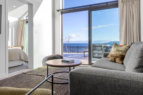 Hilltop House | Brand New Lake Front homes Spa Pool
