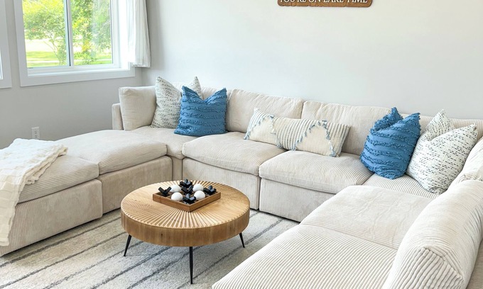 Spirit Lake Cottage | BRAND NEW Lake View Stylish+Modern Cottage