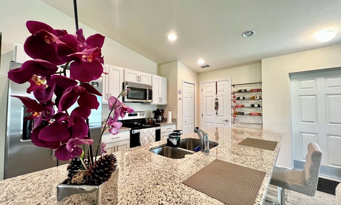 LaBelle House | Brand new Lakefront Home with modern kitchen & lake view
