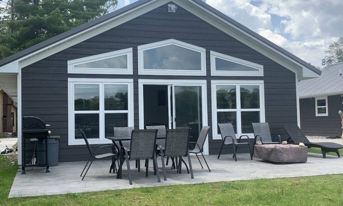 Crivitz Resort | Brand New Lakeshore Home